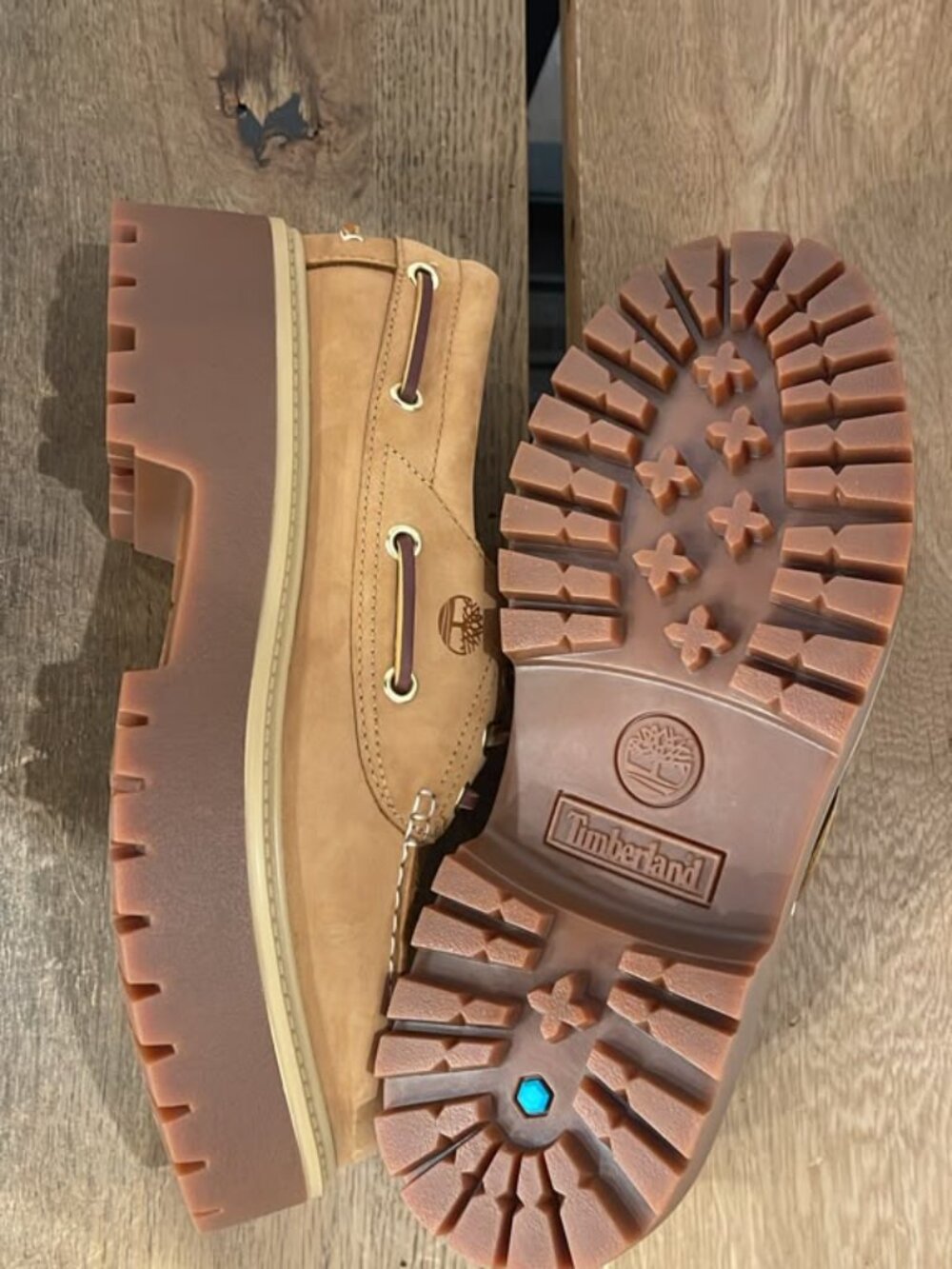 TIMBERLAND WOMEN'S STONE STREET BOAT SHOE WHEAT A6AUS-231 ALL SIZES - Picture 11 of 13